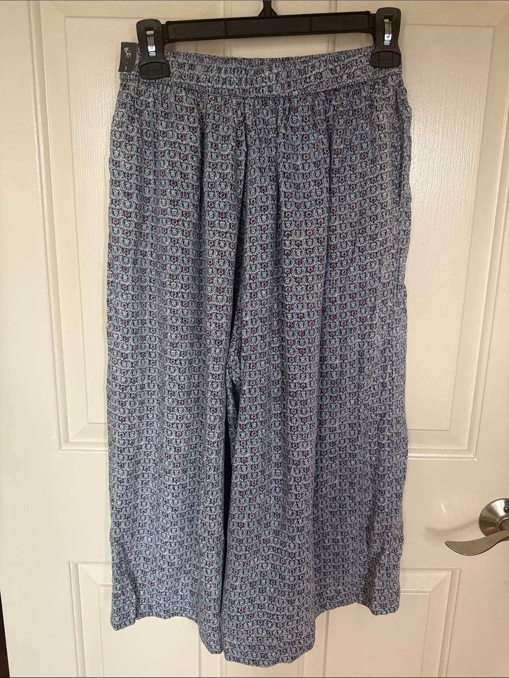 Abercrombie & Fitch Blue Patterned Elastic Waist culottes w/ pockets- Small - Picture 2 of 10